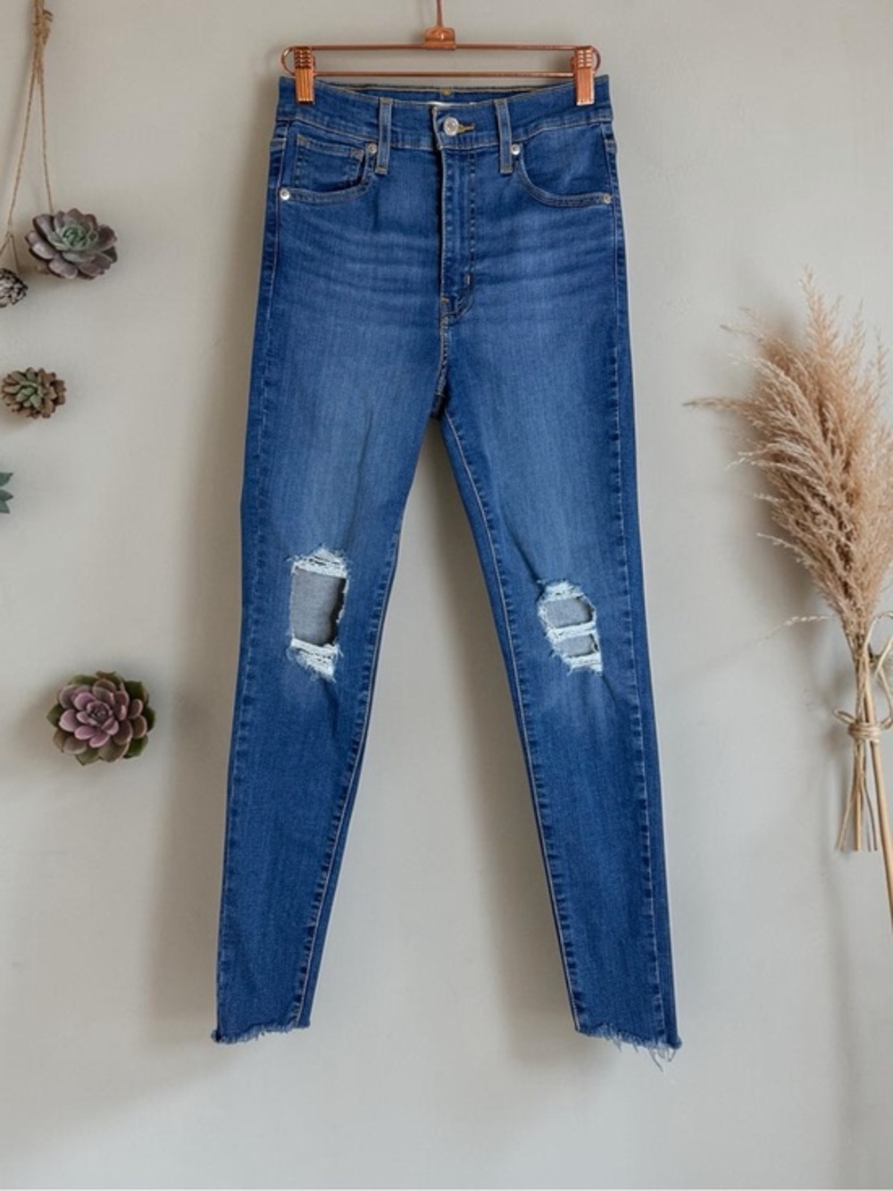 Levi's Mile High Super Skinny Jeans Medium Wash Distressed 22791-0103 Size 26